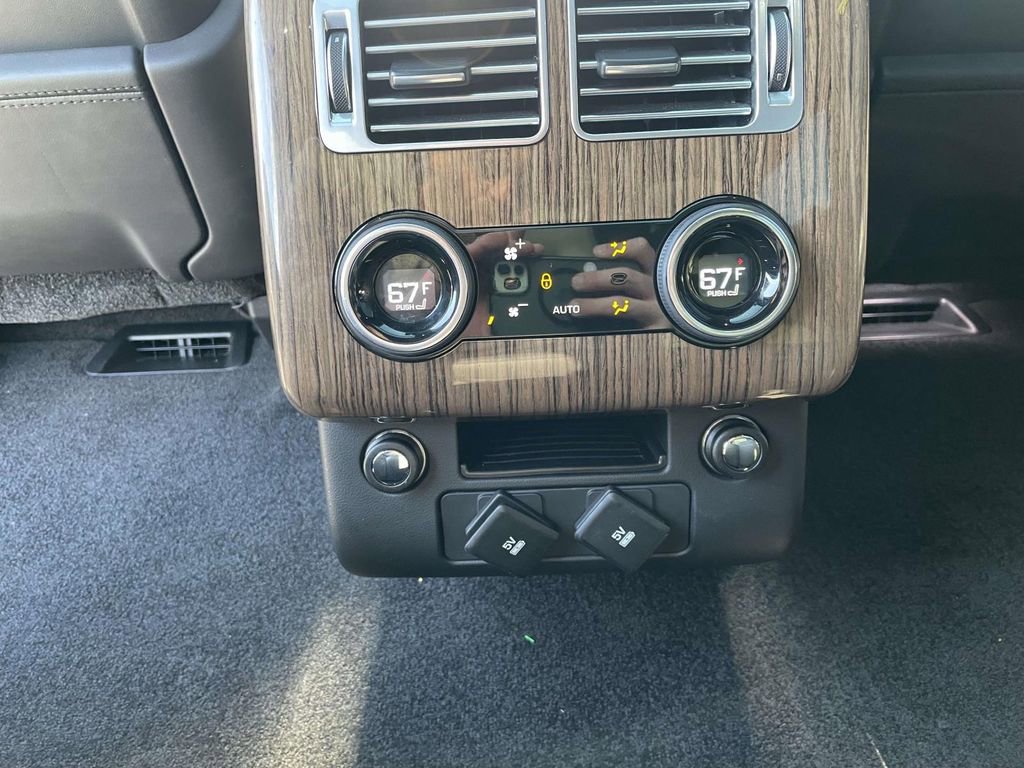Used 2019 Land Rover Range Rover Long Wheelbase Supercharged image 14