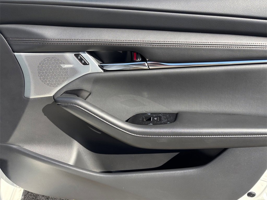 New 2026 MAZDA MAZDA3 Hatchback w/Premium Plus Pkg image 14