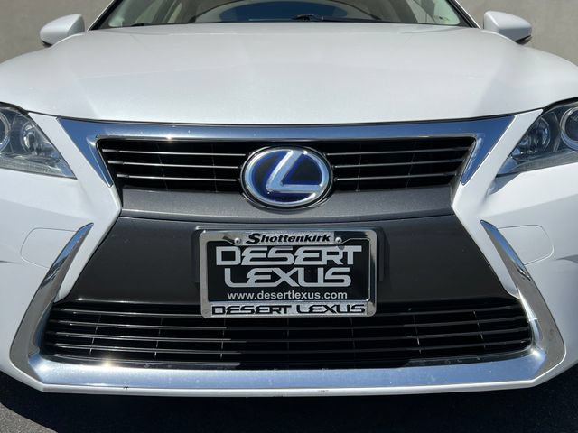 Used 2016 Lexus CT 200h w/ Navigation Package FWD image 4