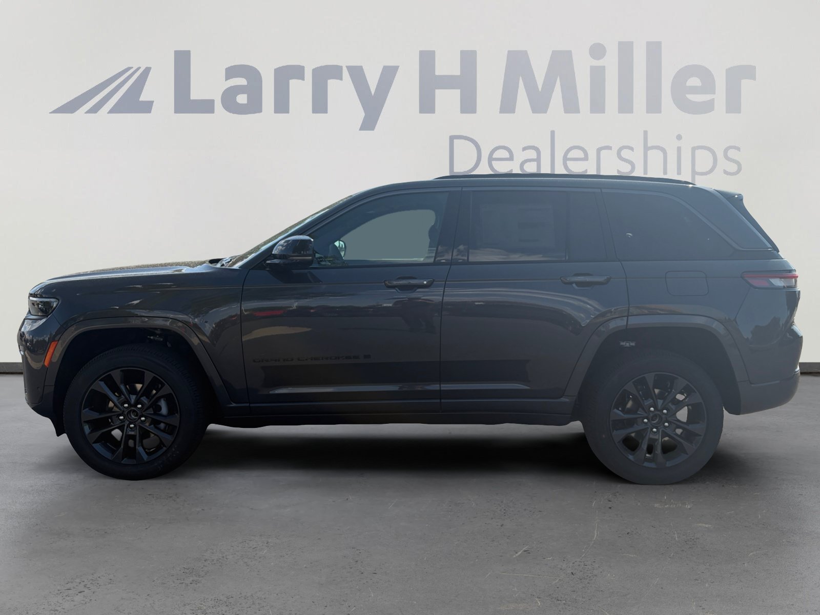 New 2026 Jeep Grand Cherokee Limited AWD/4WD image 2