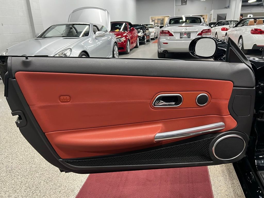 Used 2006 Chrysler Crossfire Limited image 23