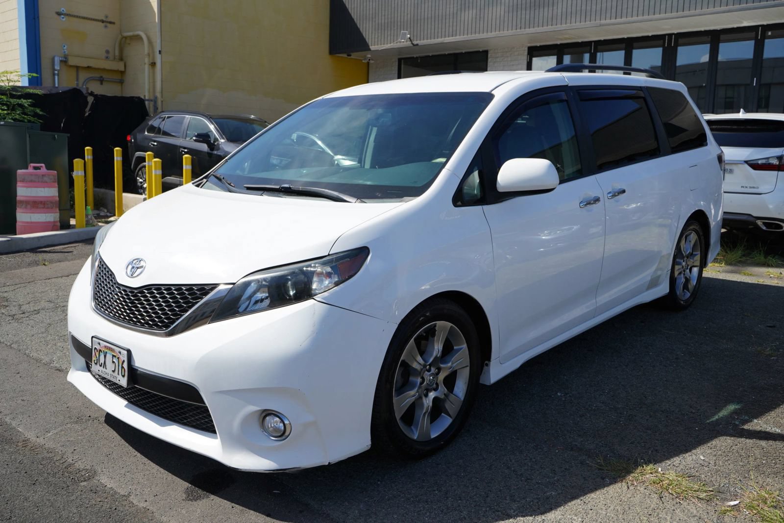 Used 2014 Toyota Sienna SE FWD image 5
