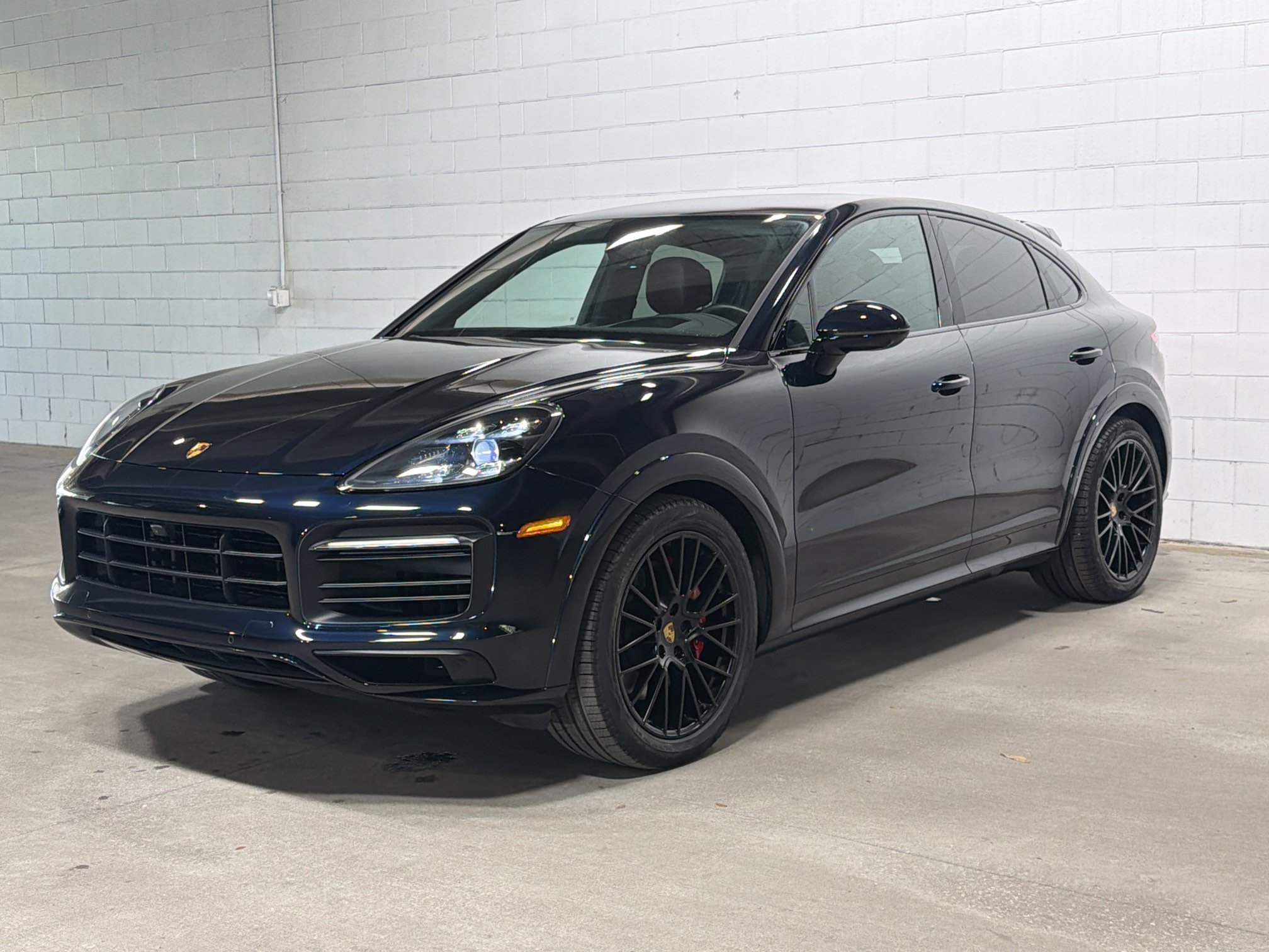 Certified 2023 Porsche Cayenne GTS AWD/4WD image 1
