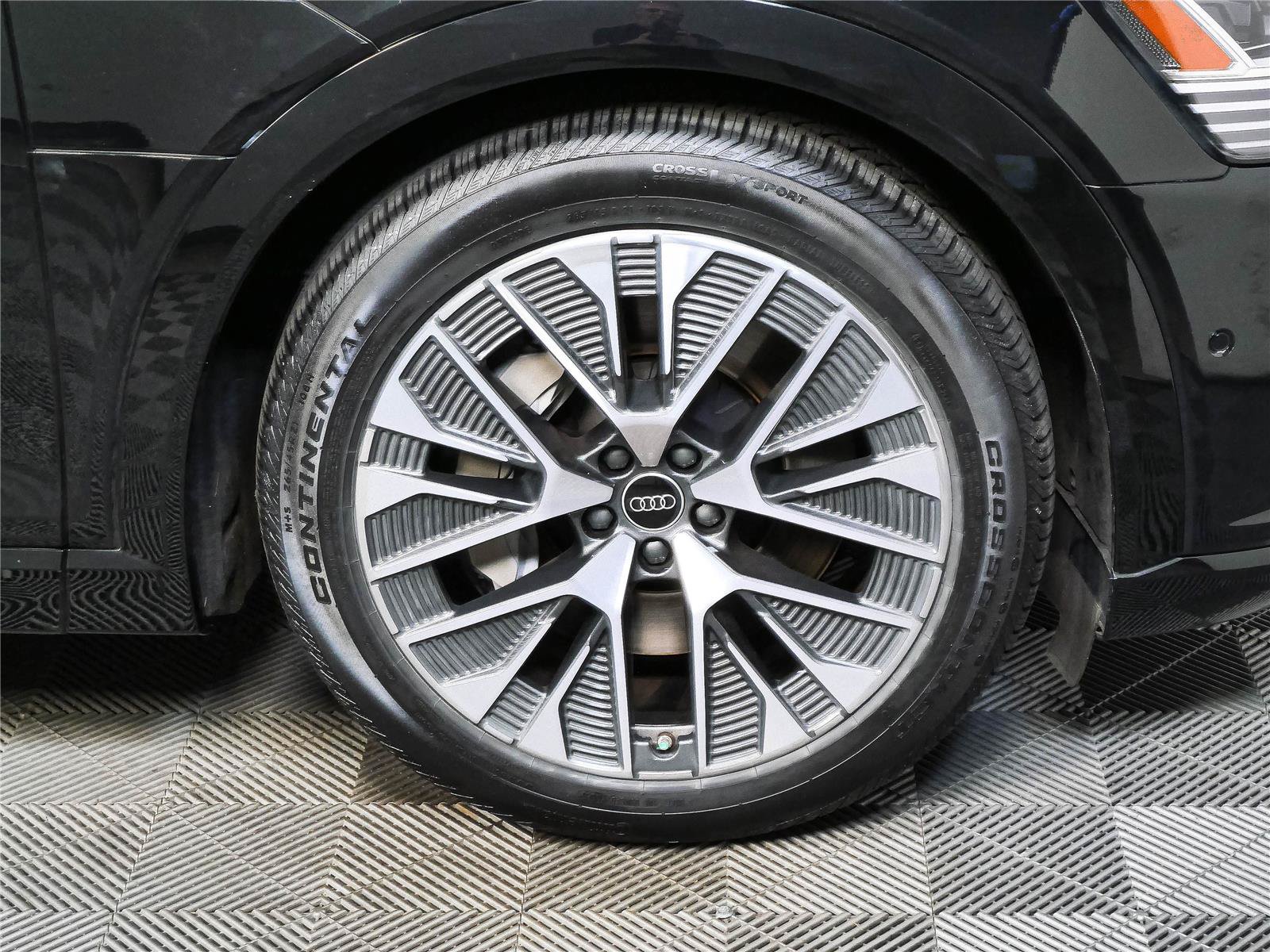 Used 2024 Audi Q8 e-tron Prestige w/ Prestige Package AWD/4WD image 39