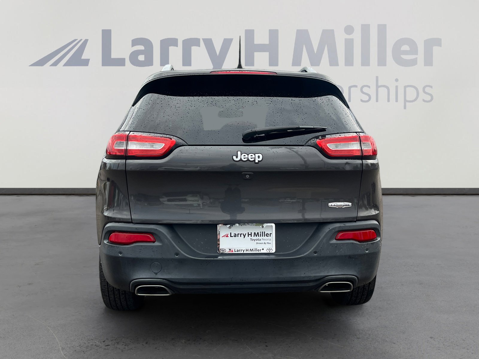Used 2017 Jeep Cherokee Latitude w/ Safety/Convenience Group image 4