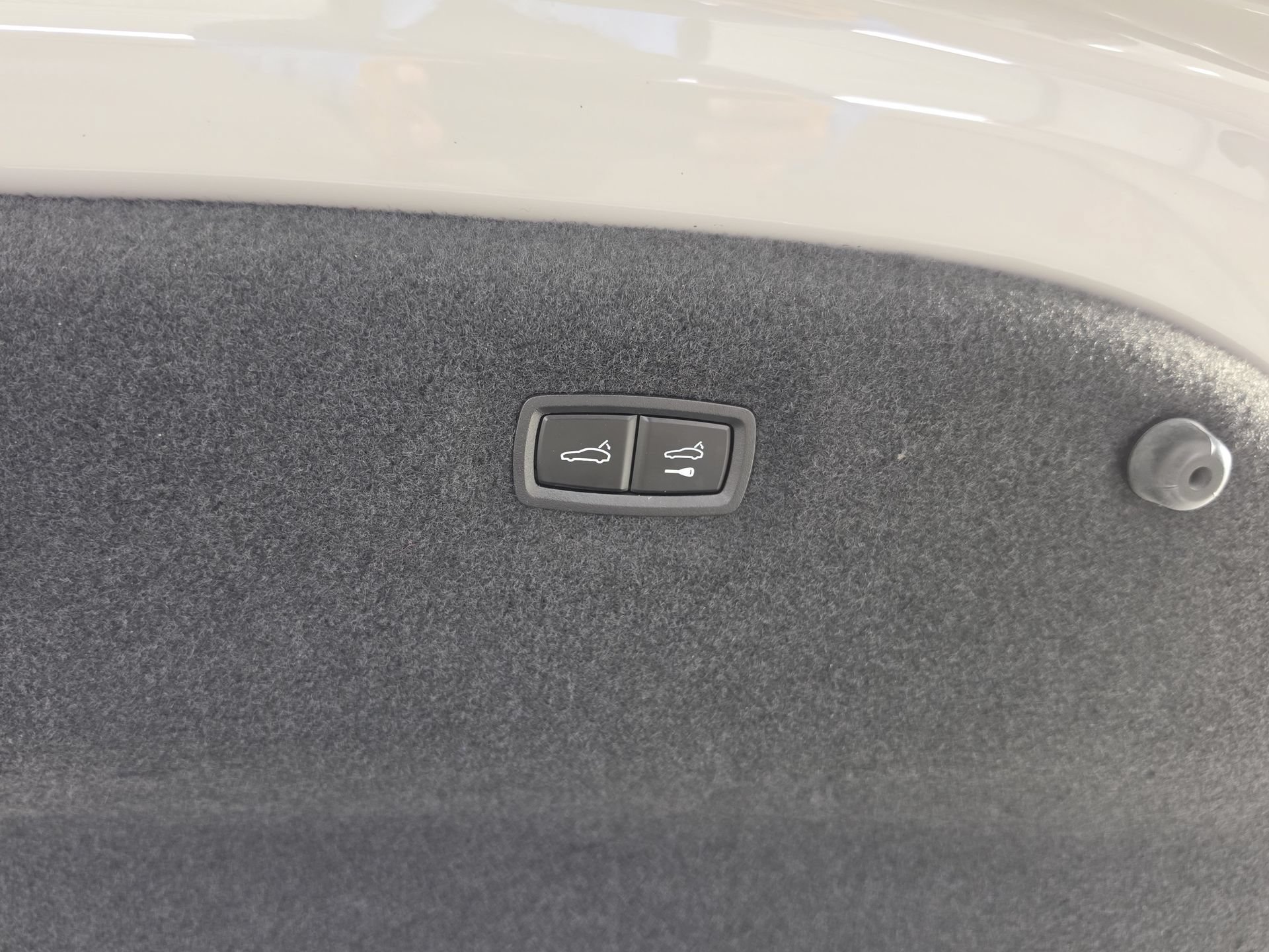 Used 2022 Porsche Taycan RWD image 12