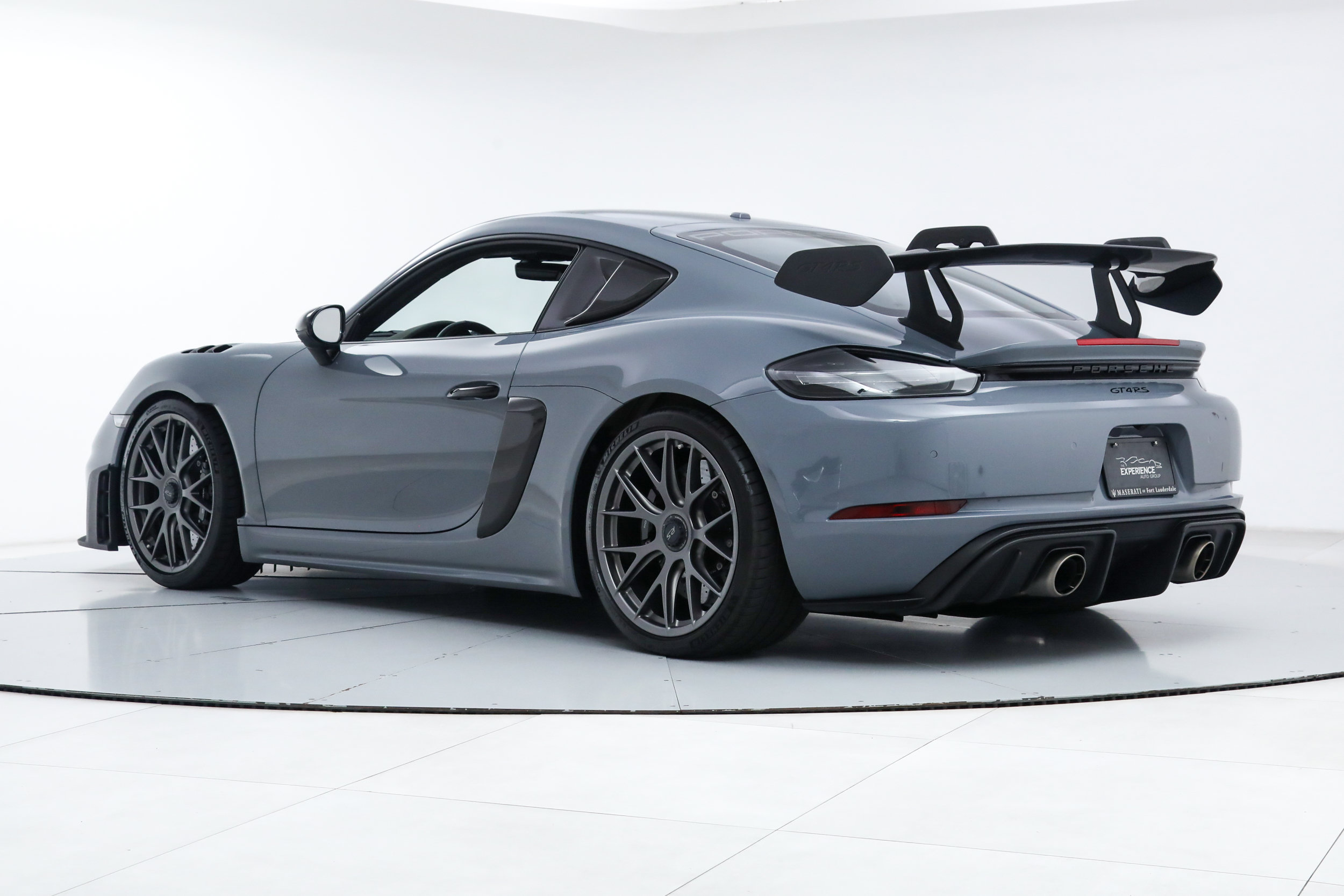 Used 2023 Porsche 718 Cayman GT4 RS RWD image 3