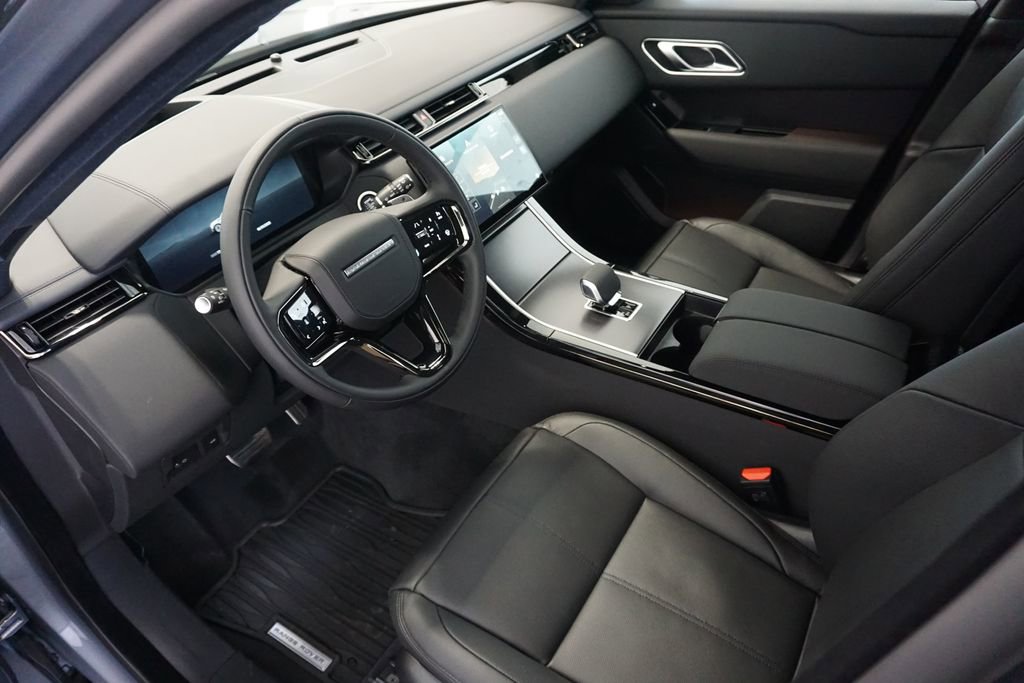 New 2026 Land Rover Range Rover Velar Dynamic SE image 18