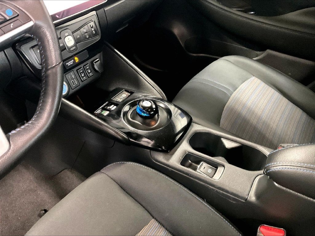 Certified 2025 Nissan Leaf SV Plus FWD image 20