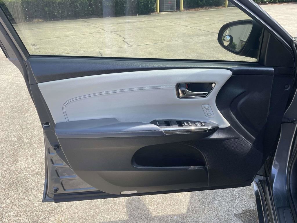 Used 2013 Toyota Avalon Limited FWD image 15