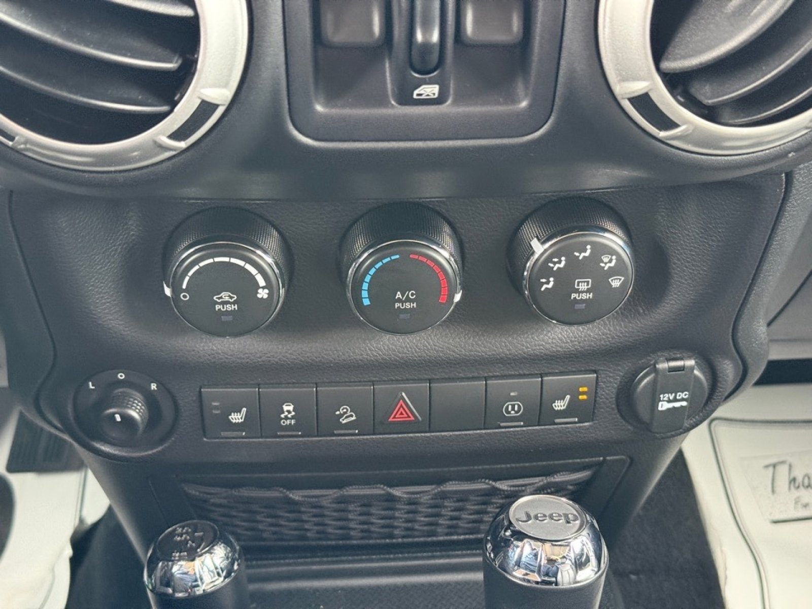 Used 2018 Jeep Wrangler Unlimited Sahara w/ Connectivity Group image 33