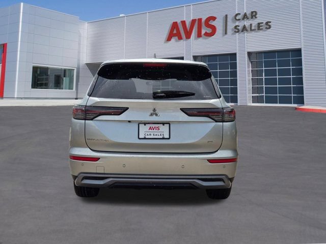 Used 2025 Mitsubishi Outlander SE AWD/4WD image 9