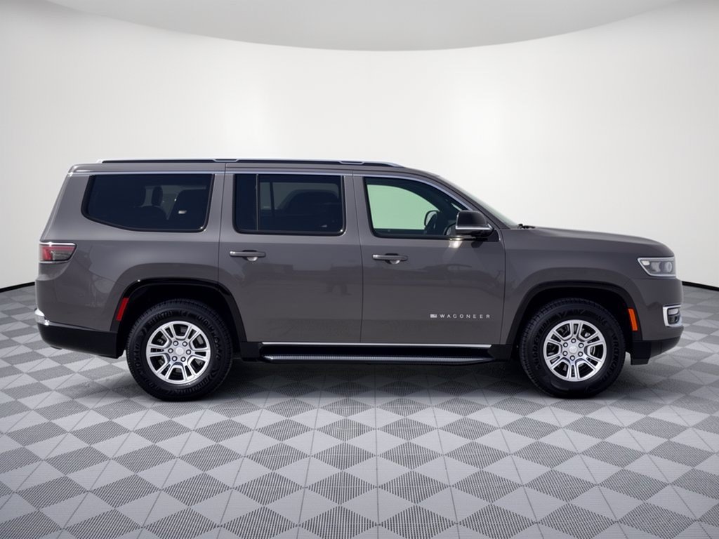 Used 2024 Jeep Wagoneer 2WD image 8