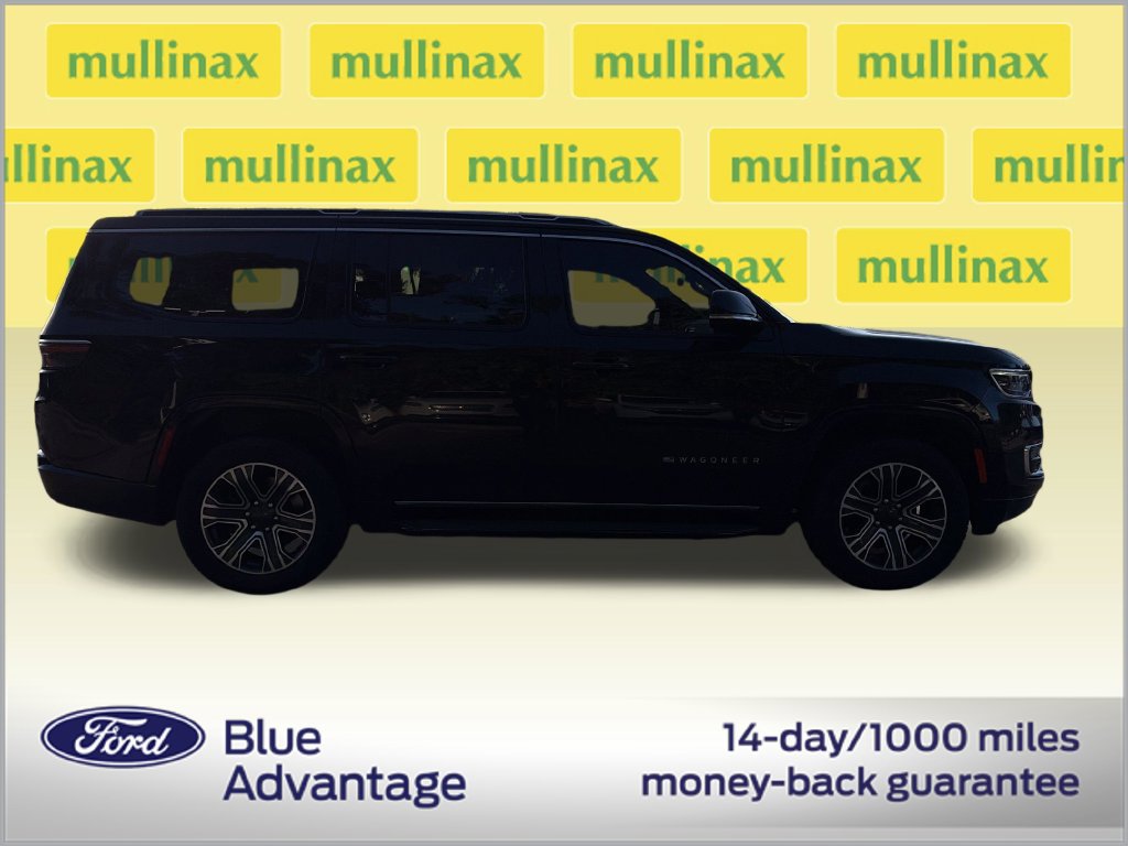 Used 2024 Jeep Wagoneer Series II w/ Flexible Seating Group RWD image 2