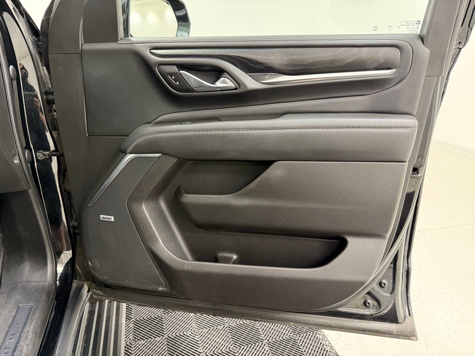 Used 2021 GMC Yukon XL Denali w/ Denali Premium Package image 29