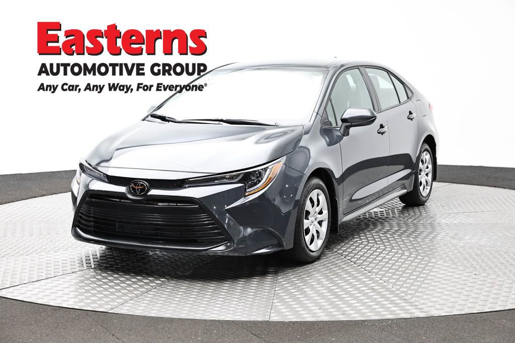 Used 2025 Toyota Corolla LE FWD image 1