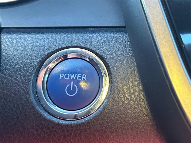 Used 2020 Toyota Camry XLE image 30