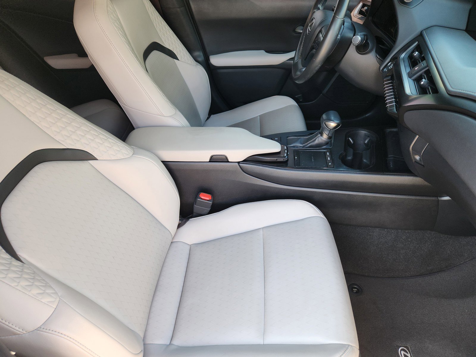 Used 2020 Lexus UX 200 w/ Accessory Package image 12