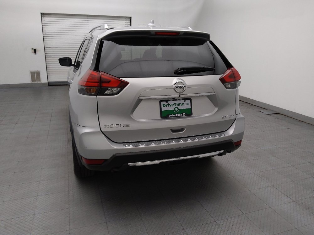 Used 2017 Nissan Rogue SV AWD/4WD image 6