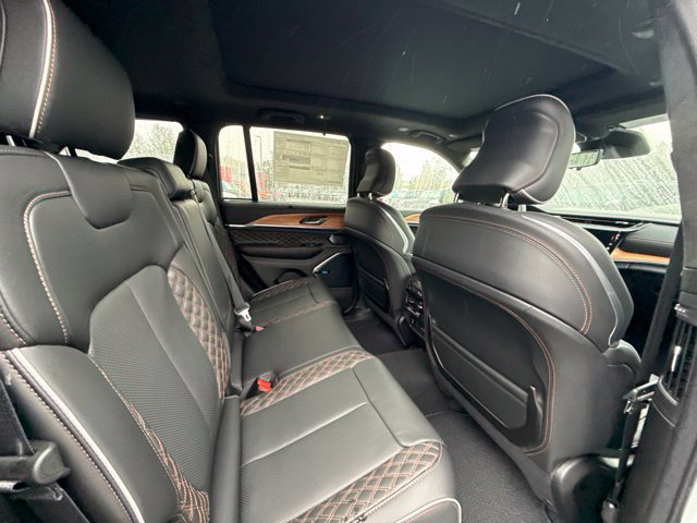New 2027 Jeep Grand Cherokee Summit AWD/4WD image 10