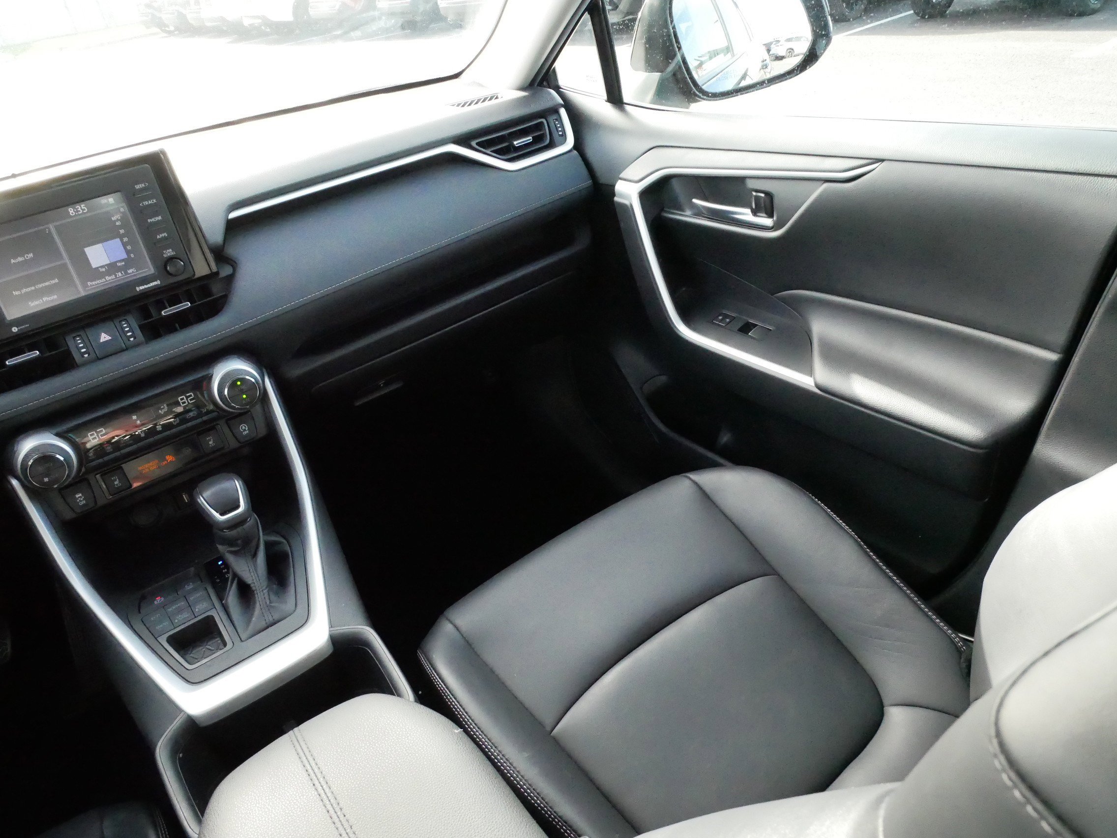 Used 2022 Toyota RAV4 XLE Premium AWD/4WD image 11