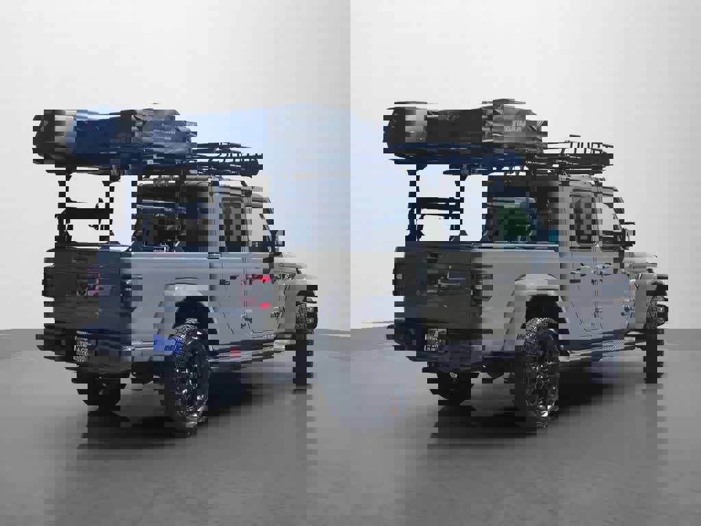 Used 2023 Jeep Gladiator Overland image 7