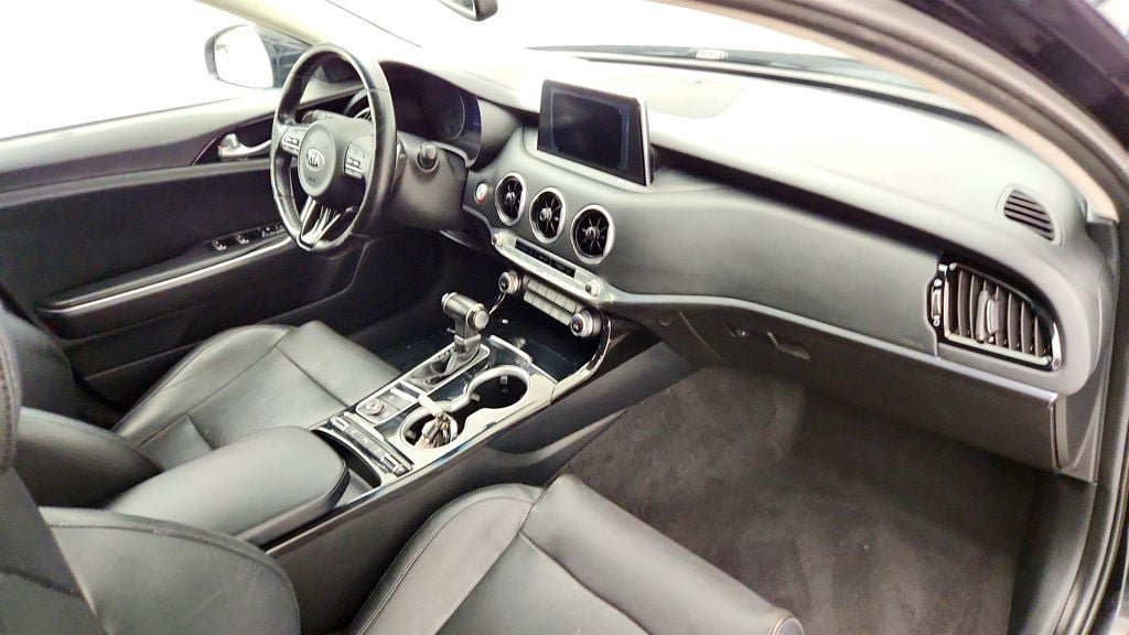 Used 2018 Kia Stinger Premium AWD/4WD image 26