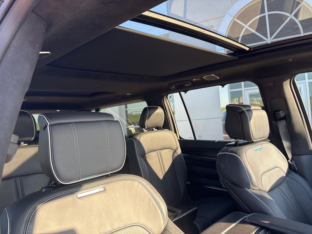 New 2025 Jeep Grand Wagoneer L Series II Obsidian w/ Quick Order Packagew 28T image 29