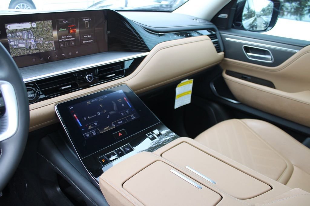 Certified 2025 INFINITI QX80 Luxe image 24