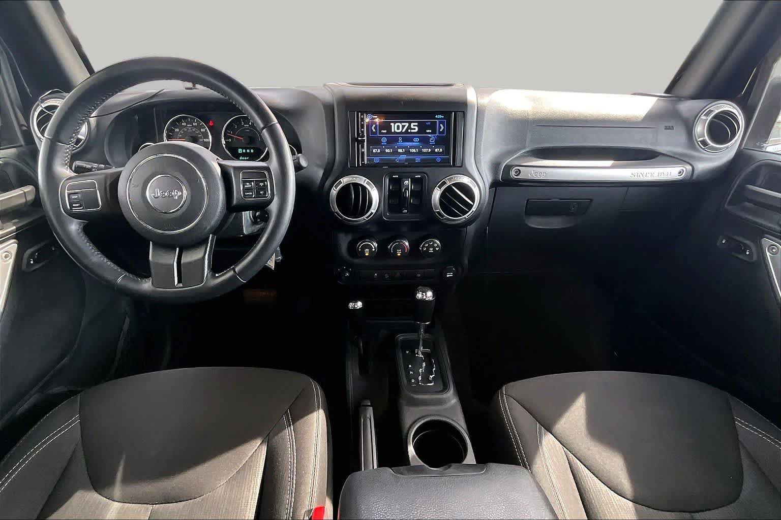 Used 2017 Jeep Wrangler Unlimited Sahara AWD/4WD image 15