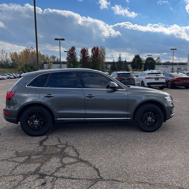 Used 2017 Audi Q5 2.0T Premium Plus w/ Technology Package image 3