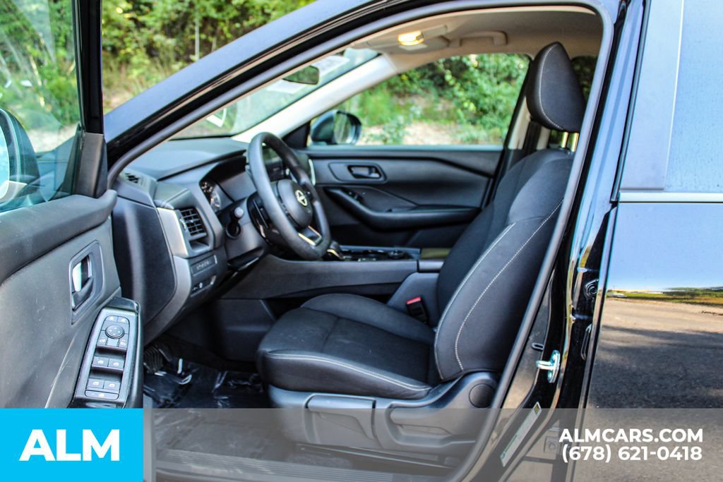 Used 2024 Nissan Rogue S AWD/4WD image 15