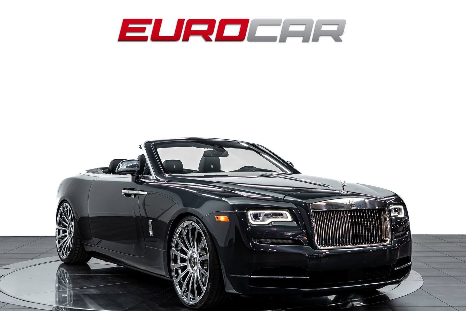 Used 2018 Rolls-Royce Dawn RWD image 9
