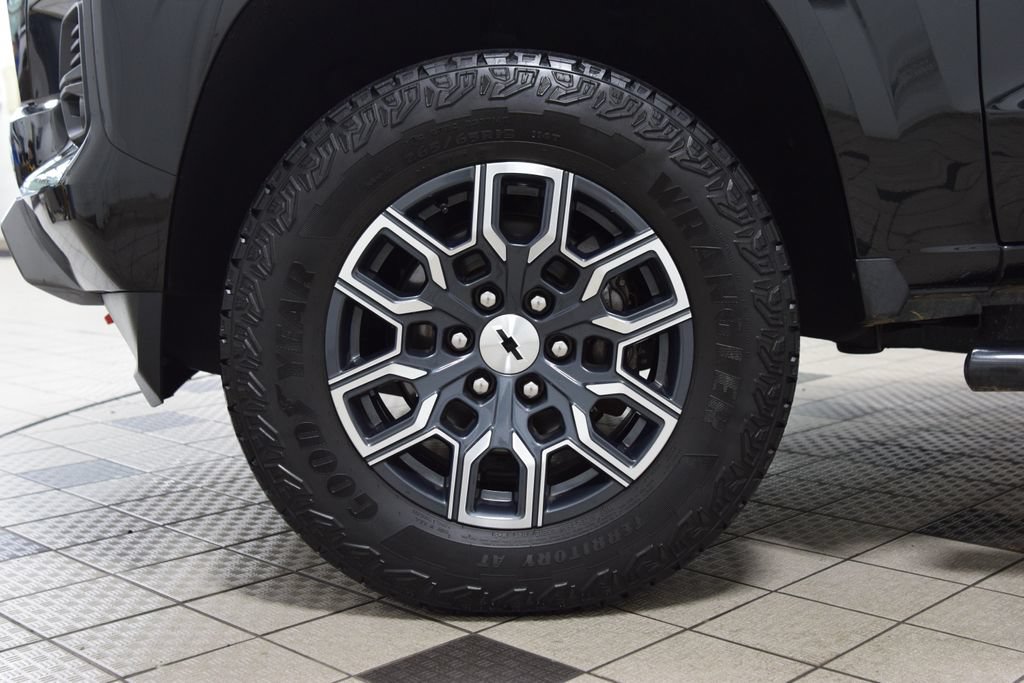 Used 2024 Chevrolet Colorado Z71 w/ Z71 Convenience Package 2 AWD/4WD image 29