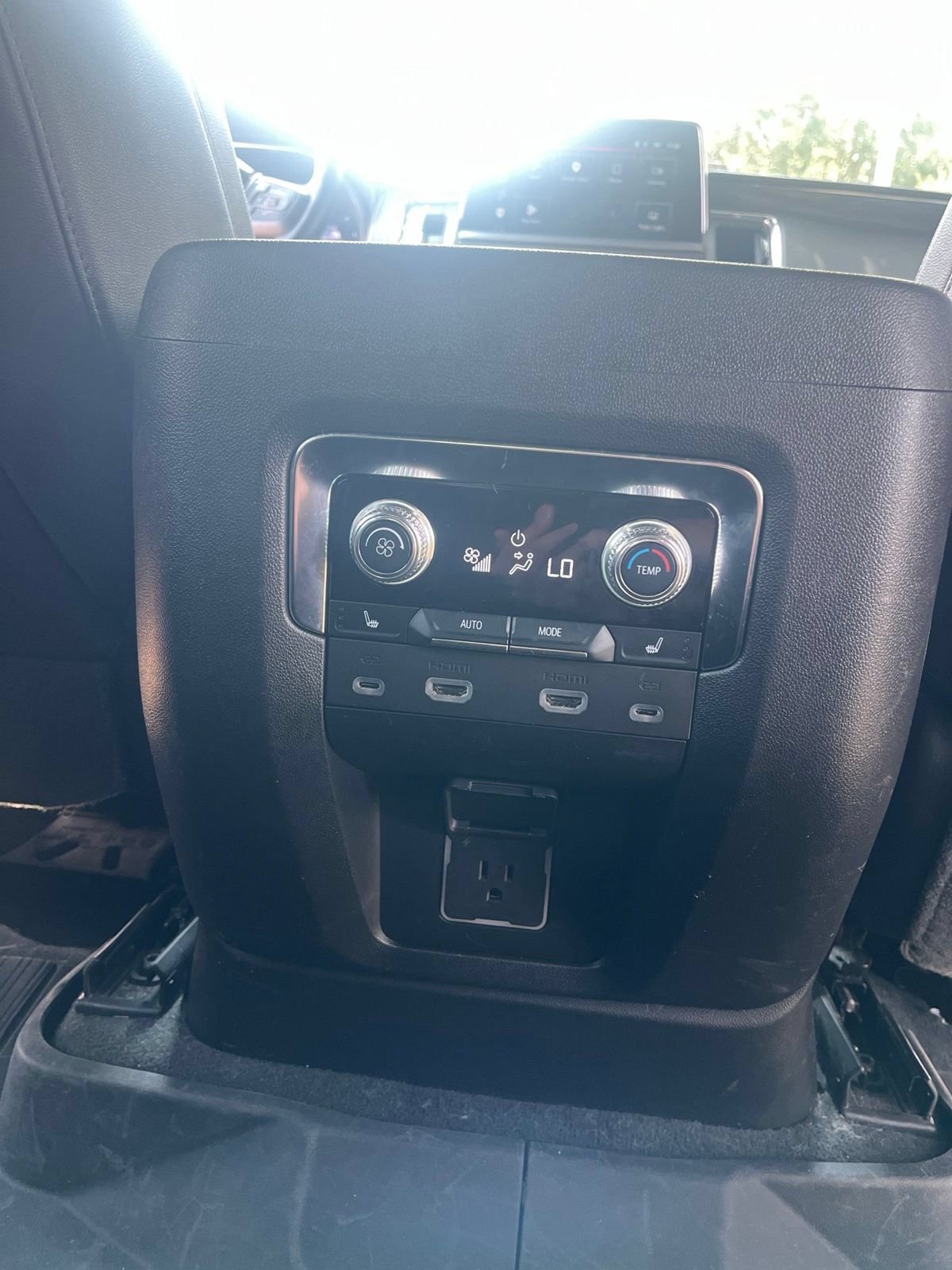 Used 2023 GMC Yukon SLT w/ SLT Premium Package RWD image 15