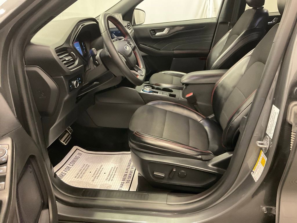 Used 2024 Ford Escape ST-Line w/ Tech Pack #1 FWD image 4