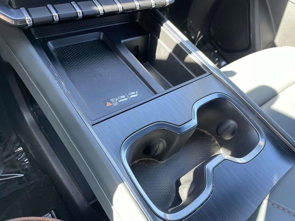 Used 2024 GMC Acadia AT4 w/ Luxury Package image 42