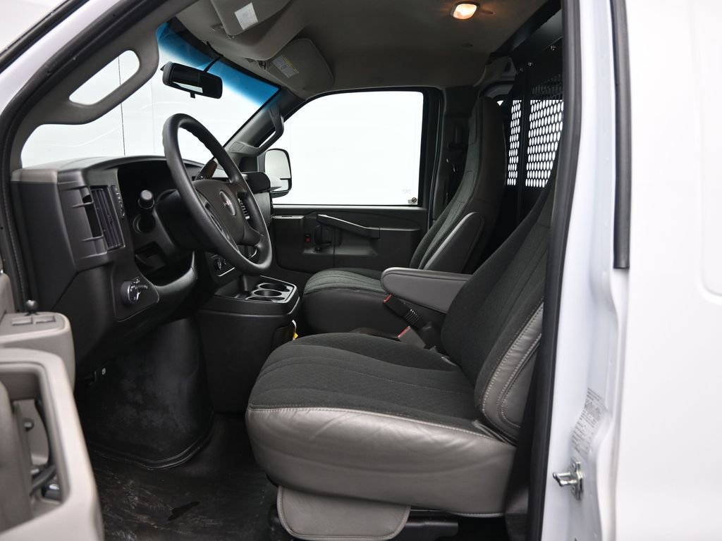 Used 2024 GMC Savana 2500 w/ Driver Convenience Package image 21
