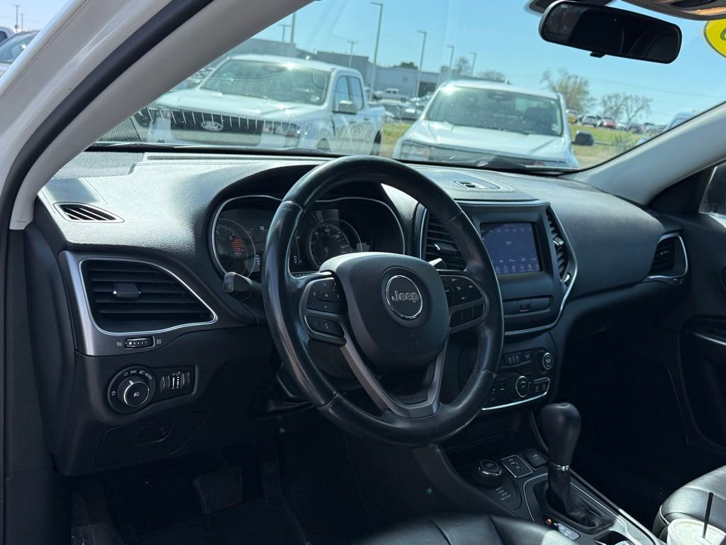 Used 2019 Jeep Cherokee Latitude Plus image 4