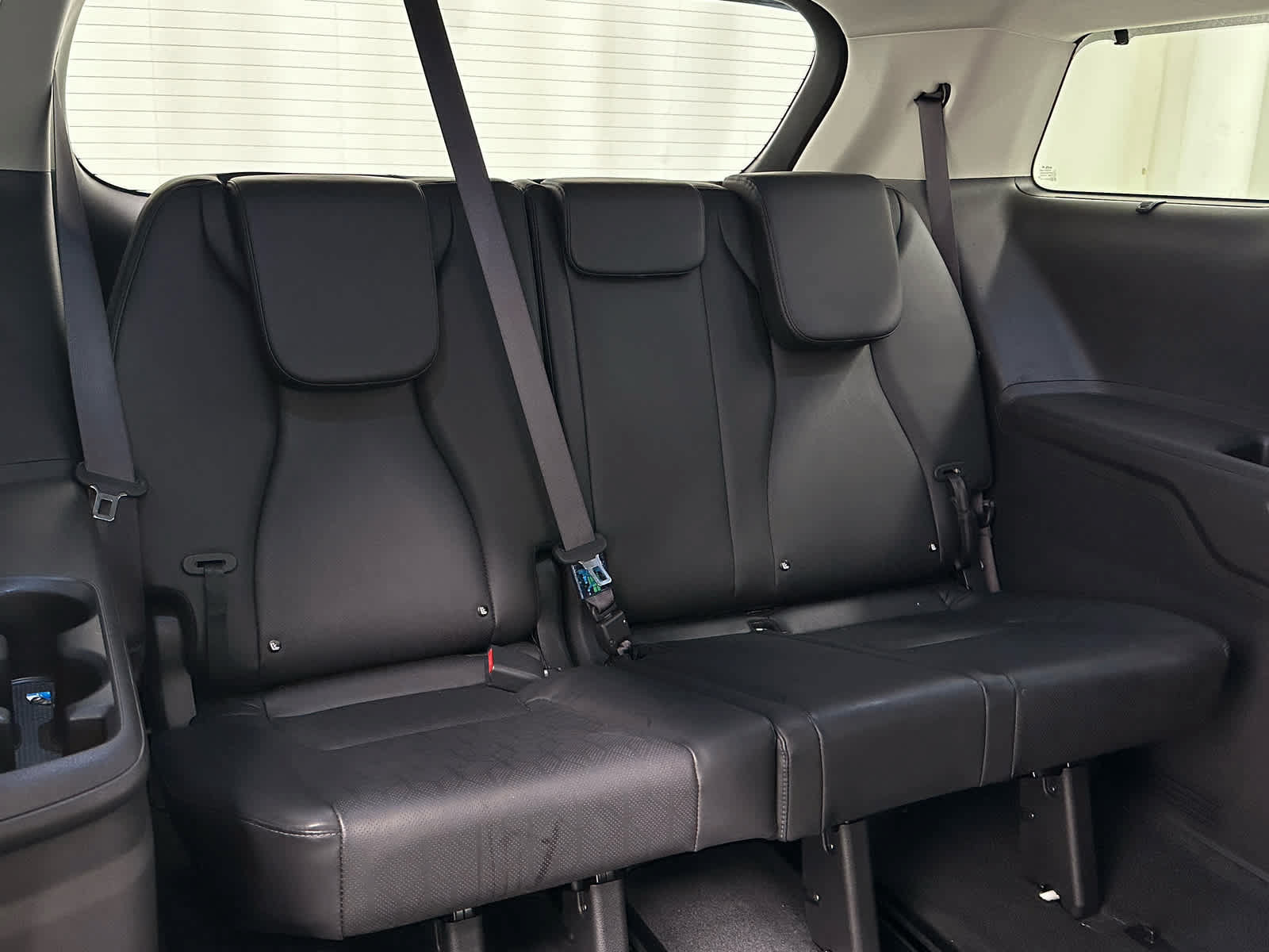 Used 2025 Kia Carnival SX FWD image 24
