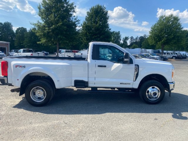 Used 2023 Ford F350 XLT w/ FX4 Off-Road Package AWD/4WD image 2