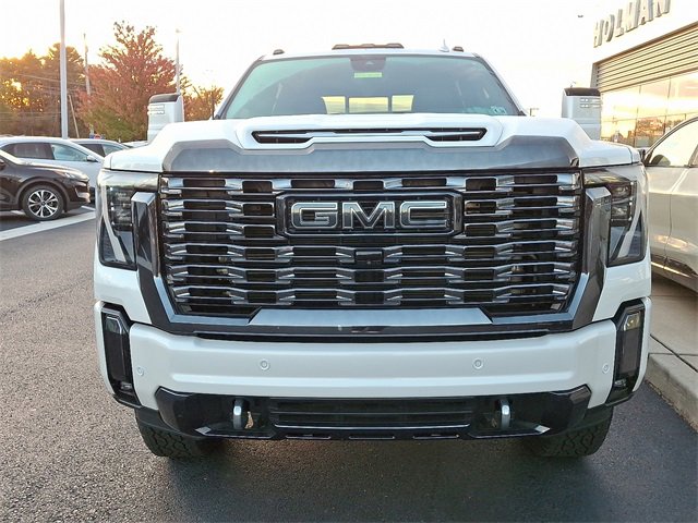 Used 2024 GMC Sierra 2500 Denali Ultimate image 3
