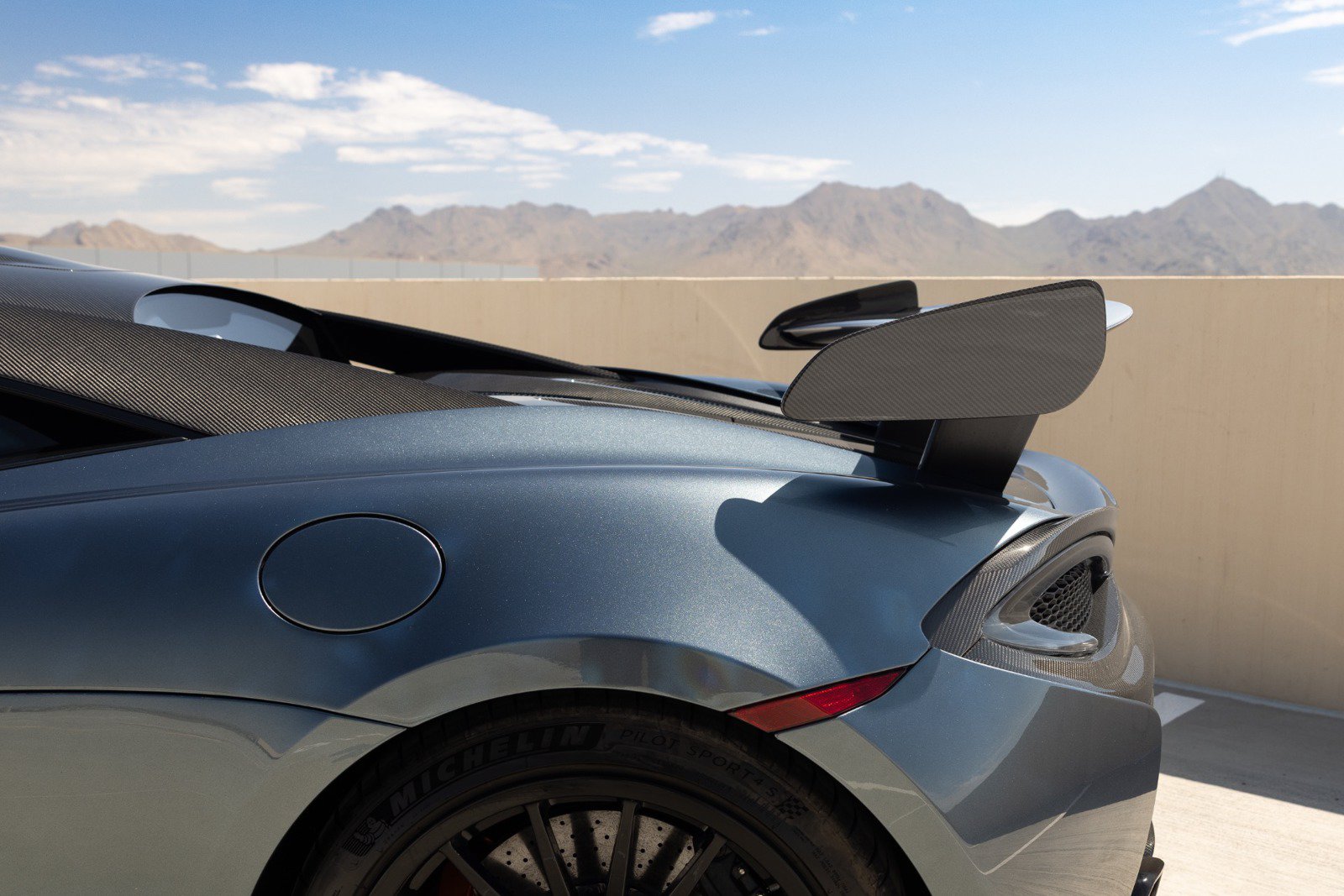 Used 2020 McLaren 620R RWD image 22