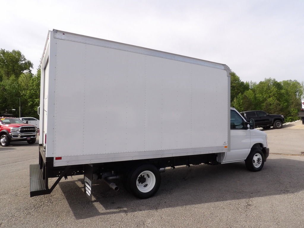 Used 2024 Ford E-350 and Econoline 350 Super Duty w/ Driver's Safety Package RWD image 8