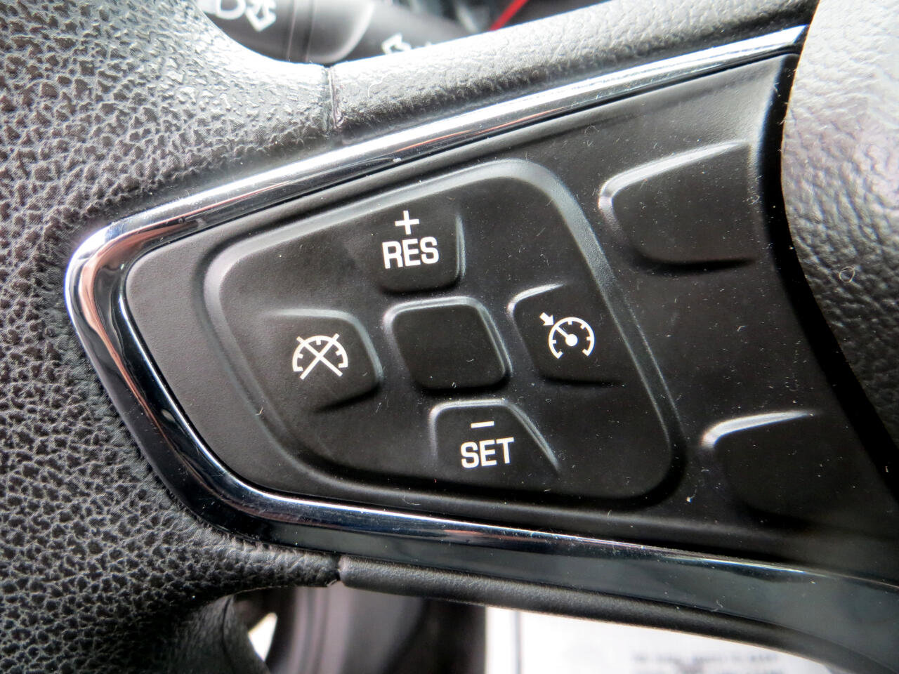 Used 2018 Chevrolet Cruze LT w/ Convenience Package image 17