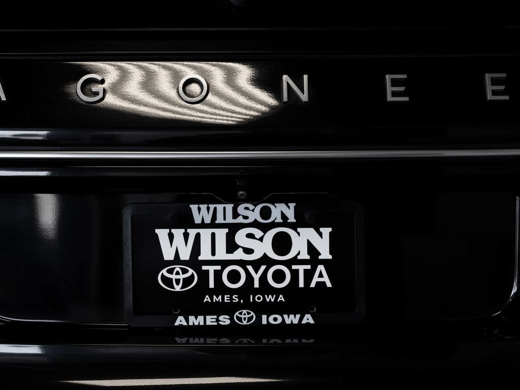 Used 2022 Jeep Wagoneer Series II w/ Premium Group I AWD/4WD image 8