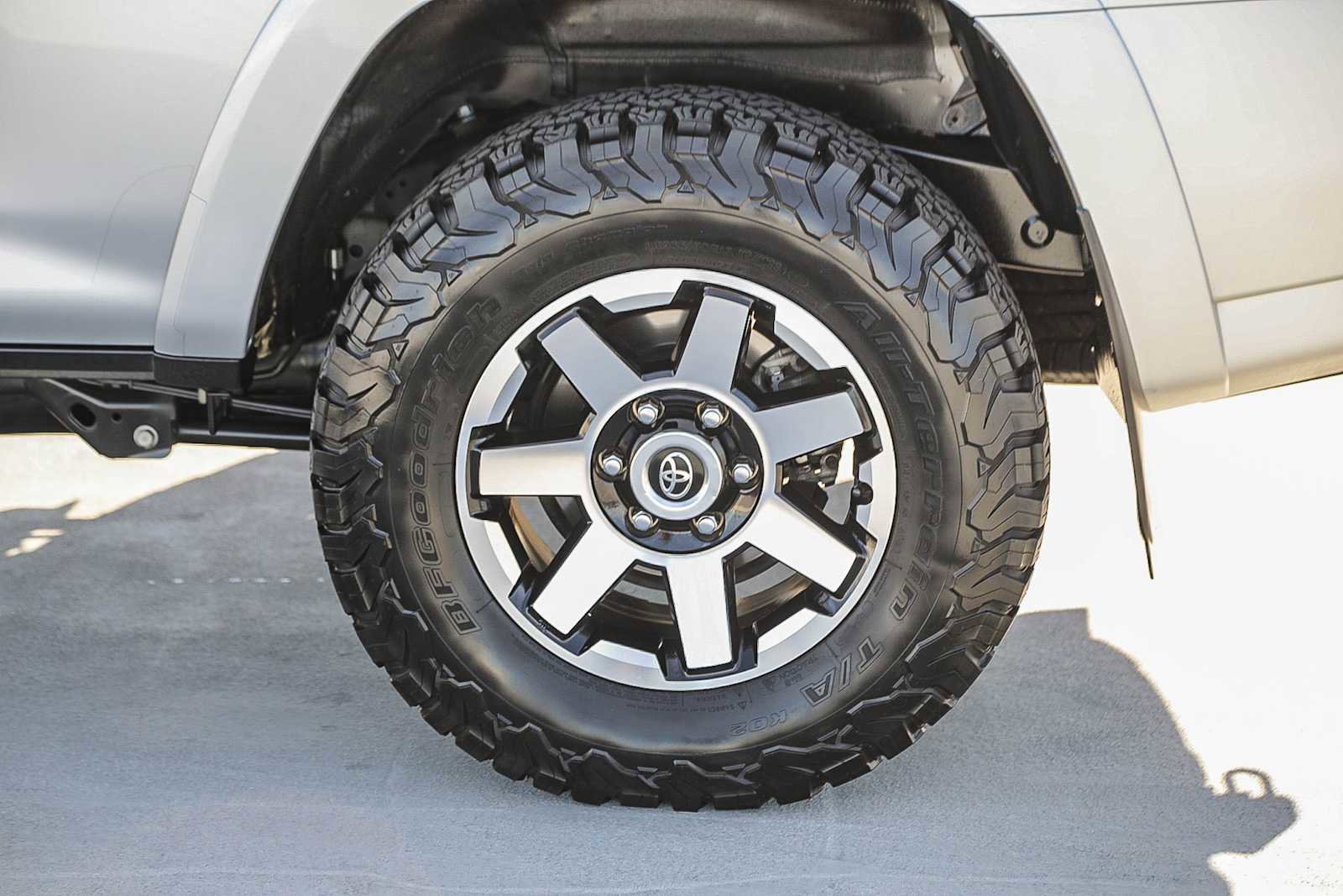 Certified 2024 Toyota 4Runner TRD Off-Road Premium image 12