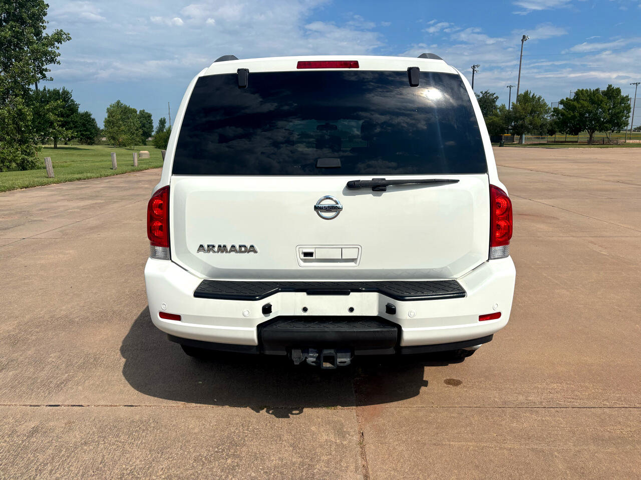 Used 2011 Nissan Armada SV image 32