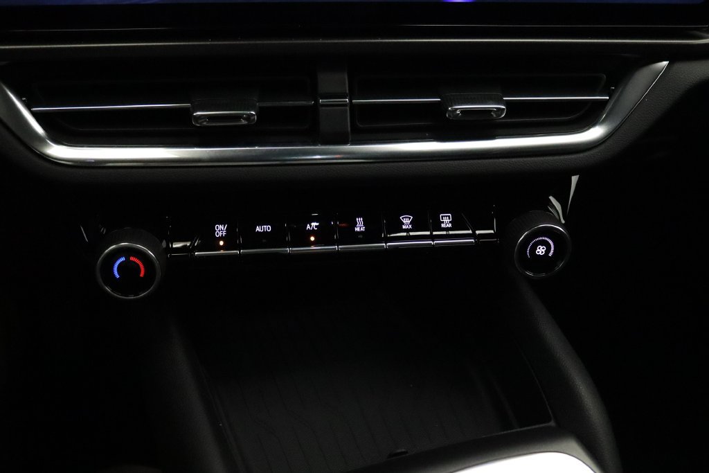 Certified 2026 Chevrolet Equinox EV LT FWD image 29