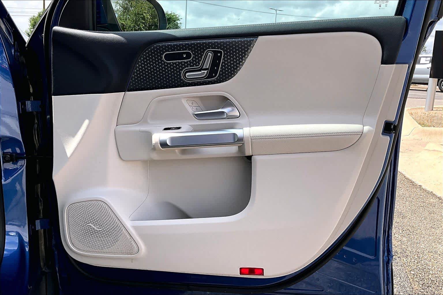 Certified 2024 Mercedes-Benz GLB 250 image 23